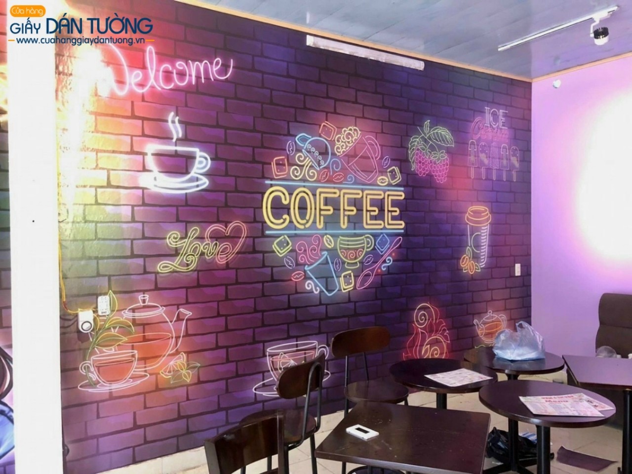Mẫu tranh dán tường quán cà phê độc lạ tại quận 1